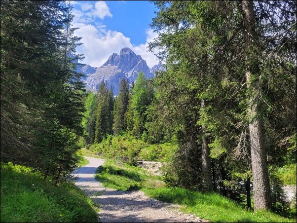 Dolomiten23026.jpg